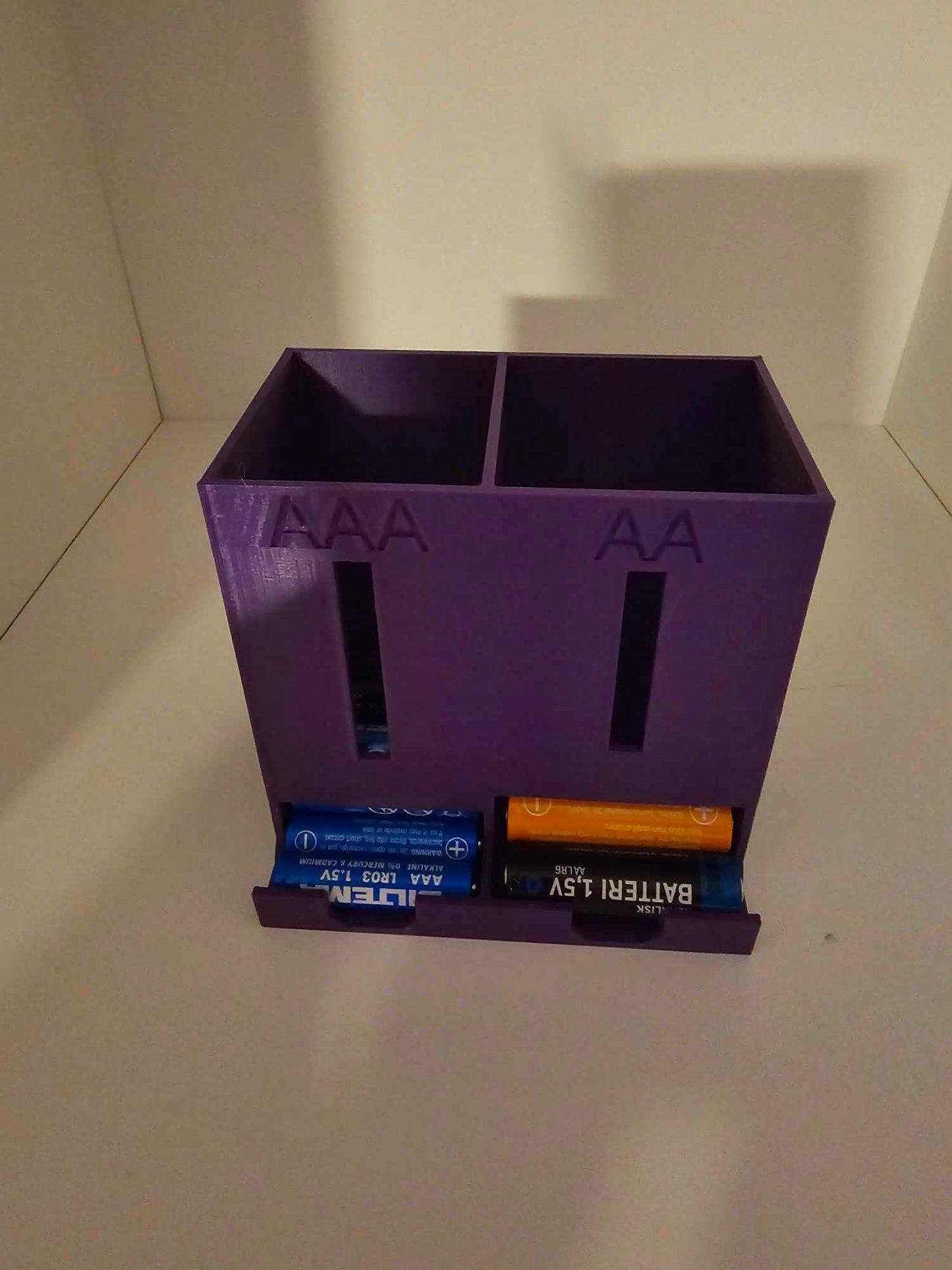 Dispenserboks til batterier