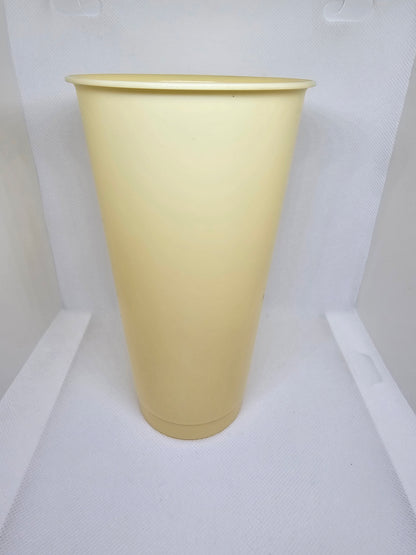 Plastkopp m/lokk & sugerør